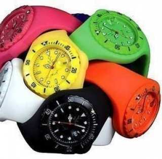Montres multicolores ,l’accessoire tendance