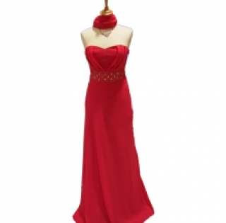 Robe de soirée décorée de plis et perles