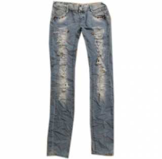 Jeans délavé orné de strass et déchirure