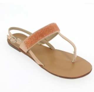 Sandale rose agrémentée de strass