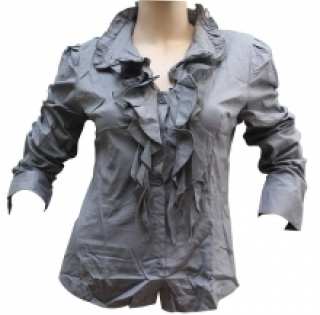 Chemis chic parée de froufrou