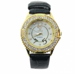 Montre dorée parée de strass