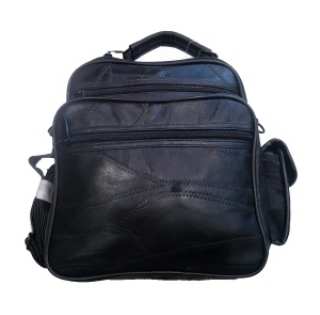 Sacoche noire en cuir avec poche côtée