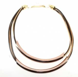 Collier multirang avec barrette en métal