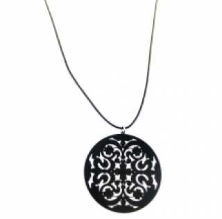 Collier cordon noir avec pendentif fantaisie