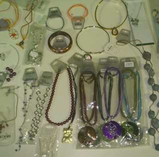 Lots de bijoux fantaisie a prix reduits !!: