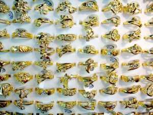 LOT 50 BAGUES FANTAISIE BGF1