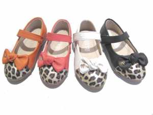 Sandale fille fleuries 3,90 € HT/unité