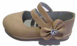 Chaussure fillette avec lanière 3,95 € HT/unité