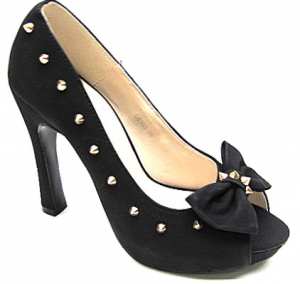 Escarpin clouté tendance ref  5832 5.9€ ht 