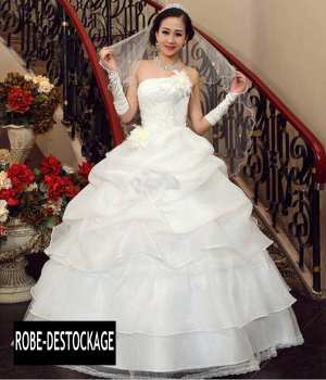 Robe mariage pas cher à l'unité ou en lot destockage