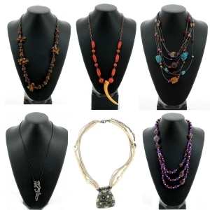 Lot des colliers femme