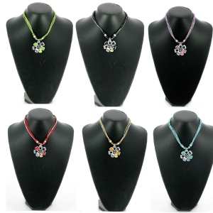 Lot de 60 colliers fantaisies avec pendentif fleur