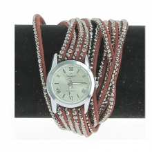 Montre-bracelet multirang clouté