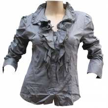 Chemis chic parée de froufrou