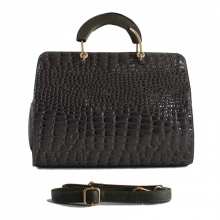 Adorable sac à main croco vernis