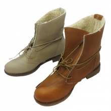 Jolies bottines fourrées avec lacet