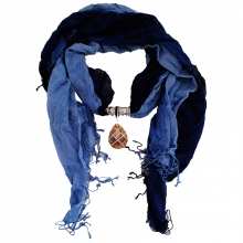 Écharpe bijou avec pendentif fantaisie et bordure à franges