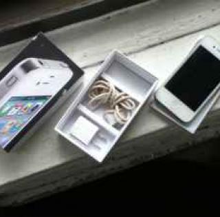 iPhone4 32G (Noir) et iPhone4 16G (Blanc)..