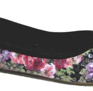 Ballerine fleurie fillette 3,95 € HT/unité