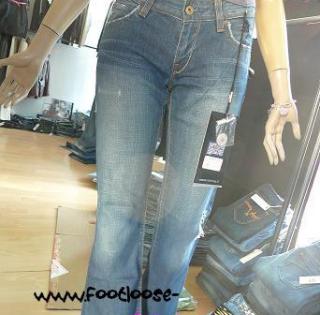 Destockeur grossiste jeans LEVIS femme