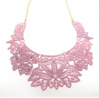 Collier plastron fantaisie