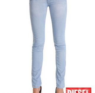 Jeans DIESEL femme ref: MATIC 8LL en destockage