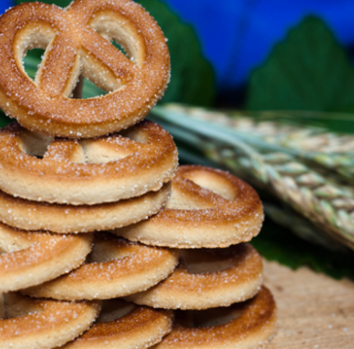 Biscuits Krendel au sucre sur poids