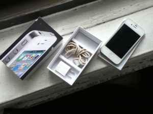 iPhone4 32G (Noir) et iPhone4 16G (Blanc)..
