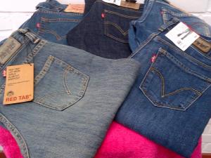 Lot Levi's Faillite Magasin à saisir !