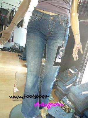 Destockeur grossiste jeans LEVIS femme